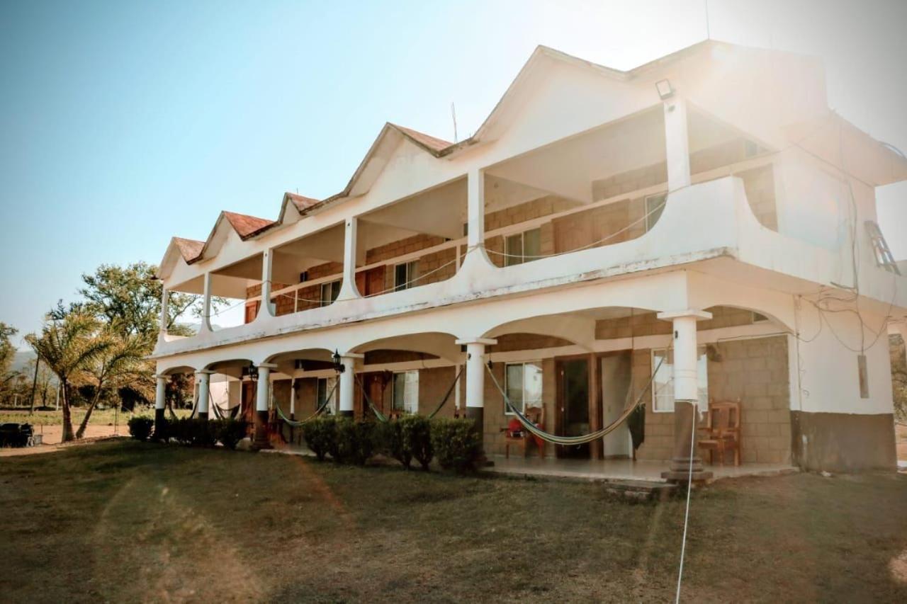 Hotel Y Restaurante El Texano 塔马索波 外观 照片