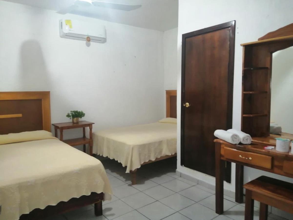 Hotel Y Restaurante El Texano 塔马索波 外观 照片